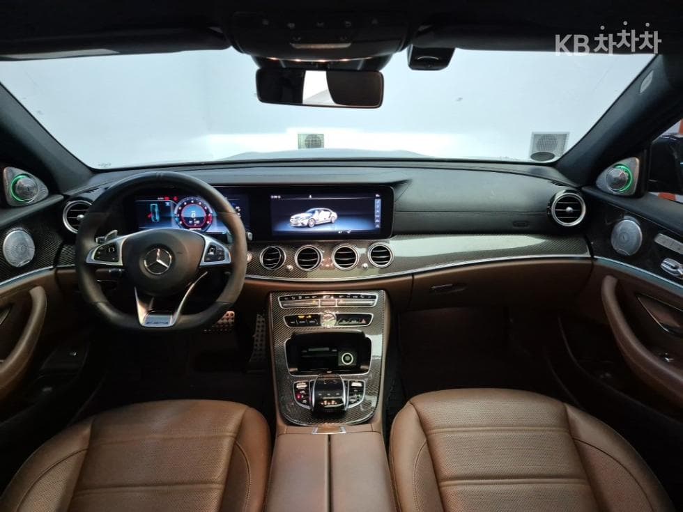 Mercedes-Benz E-Class (W213)E63 AMG 4MATIC+ - 7