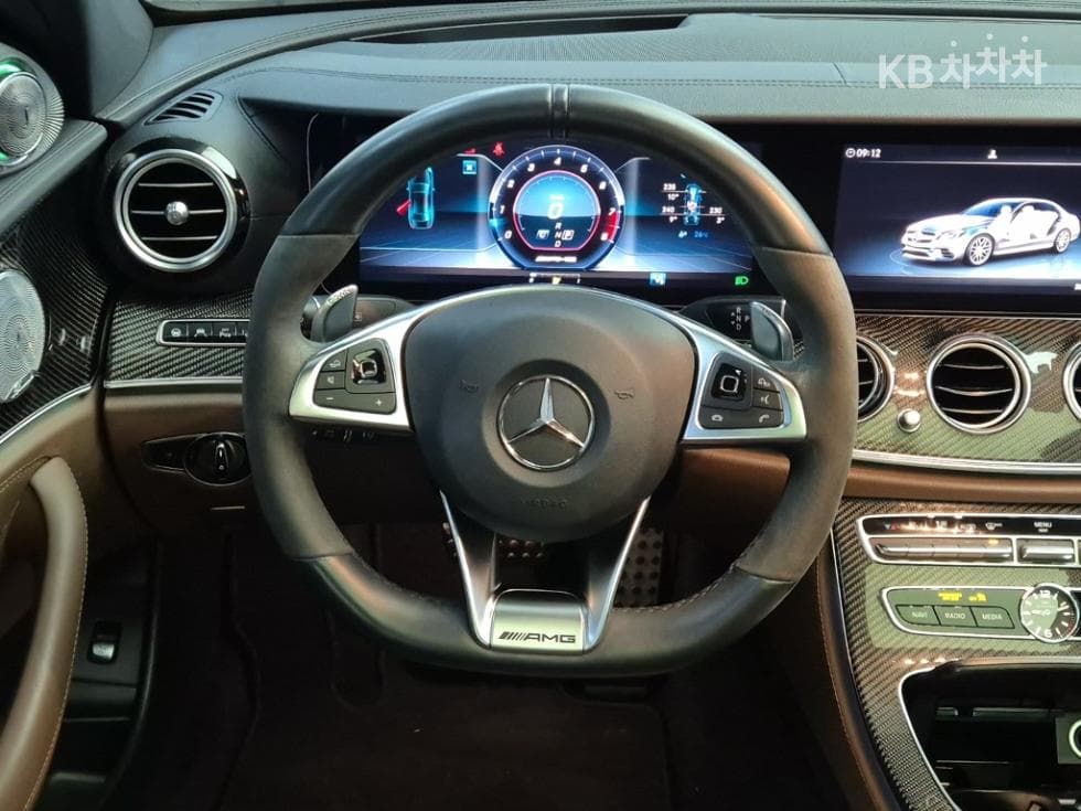 Mercedes-Benz E-Class (W213)E63 AMG 4MATIC+ - 9