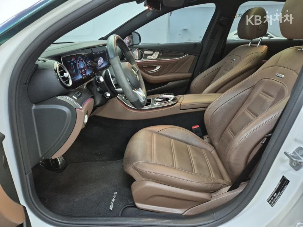 Mercedes-Benz E-Class (W213)E63 AMG 4MATIC+ - 11