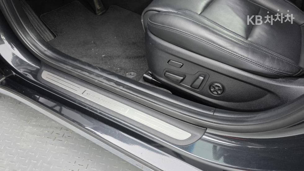 Хюндай The New (фейслифт) Grandeur (Azera)3.3 Exclusive - 19