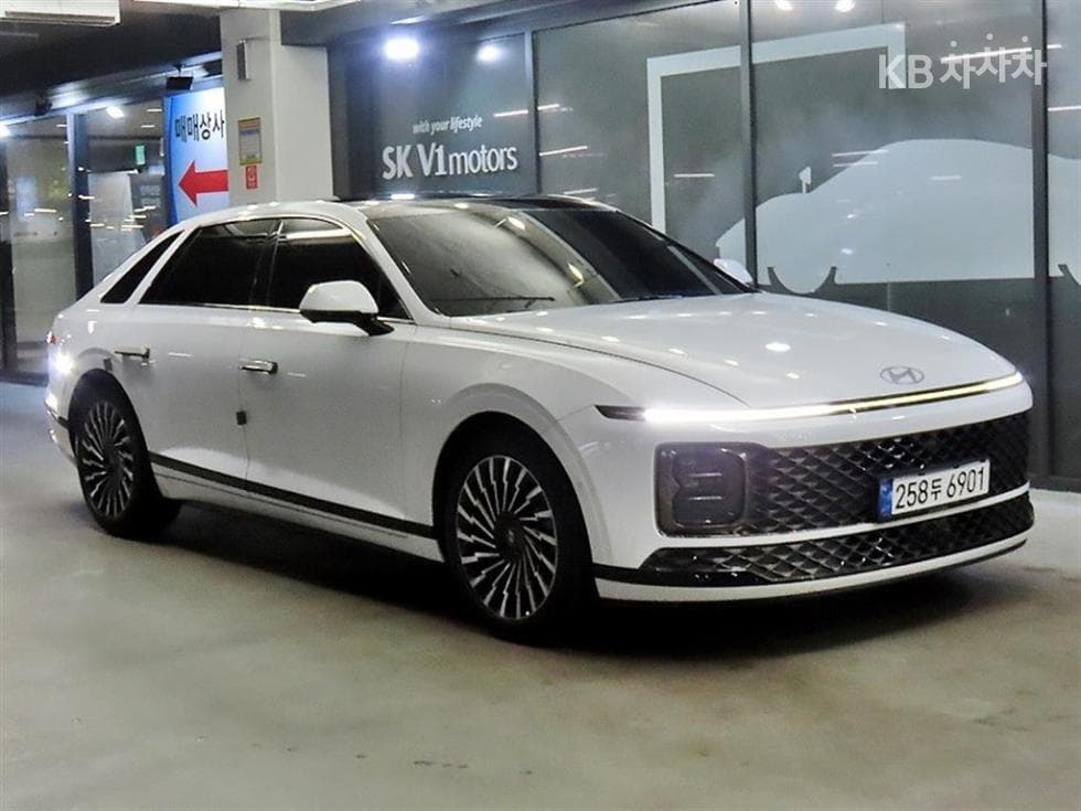 Hyundai The All New Grandeur (Azera) 2.5L gasoline 2WD Calligraphy - Image 1