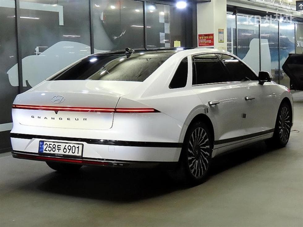 Hyundai The All New Grandeur (Azera)2.5L gasoline 2WD Calligraphy - 4