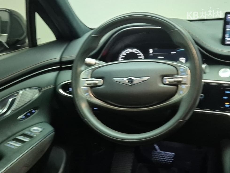 Genesis GV70Gasoline 2.5T 2WD - 9