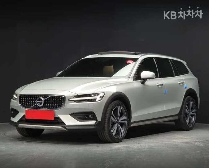 Volvo V60 CC(Второ поколение) B5 AWD Pro - Image 1