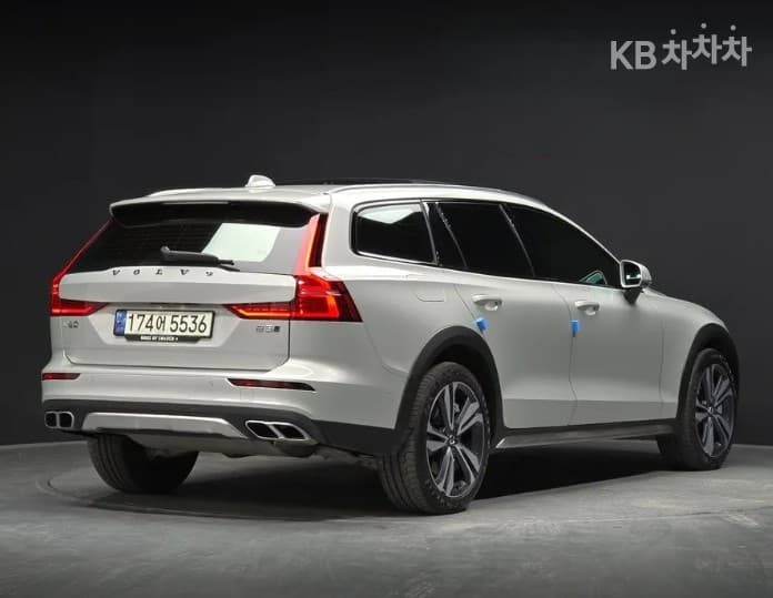 Volvo V60 CC(Второ поколение)B5 AWD Pro - 2