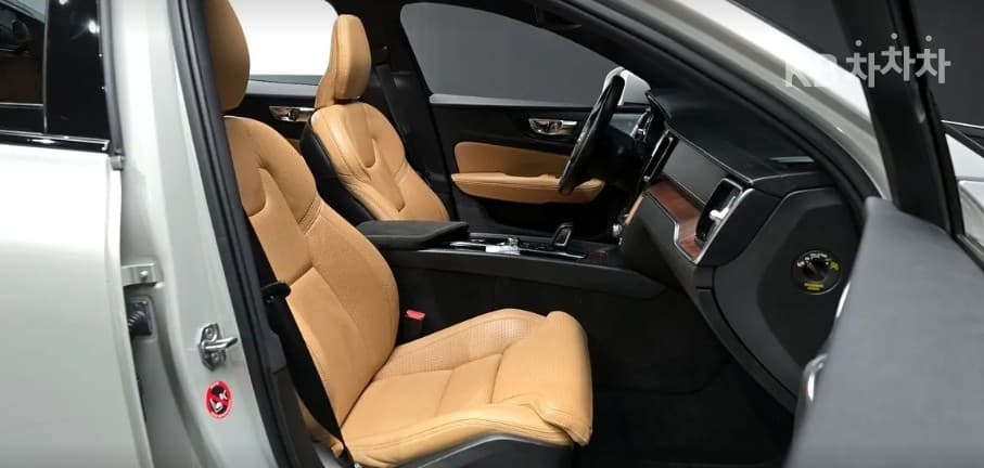 Volvo V60 CC(Второ поколение)B5 AWD Pro - 10