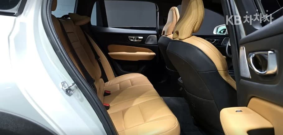 Volvo V60 CC(Второ поколение)B5 AWD Pro - 12