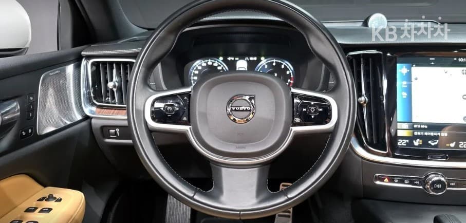 Volvo V60 CC(Второ поколение)B5 AWD Pro - 13