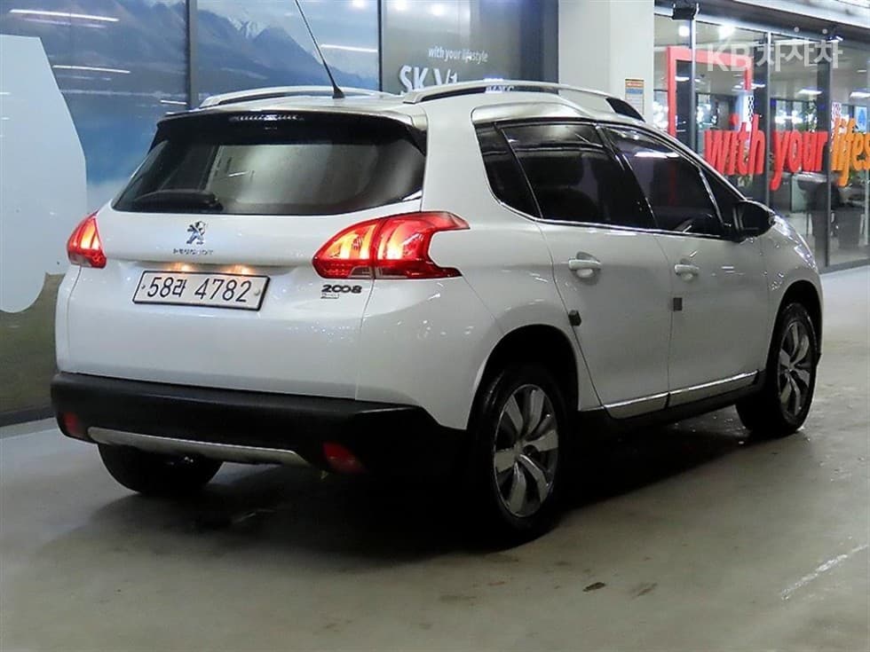 Peugeot 2008 1st Generation1.6 e-HDi Feline S - 4