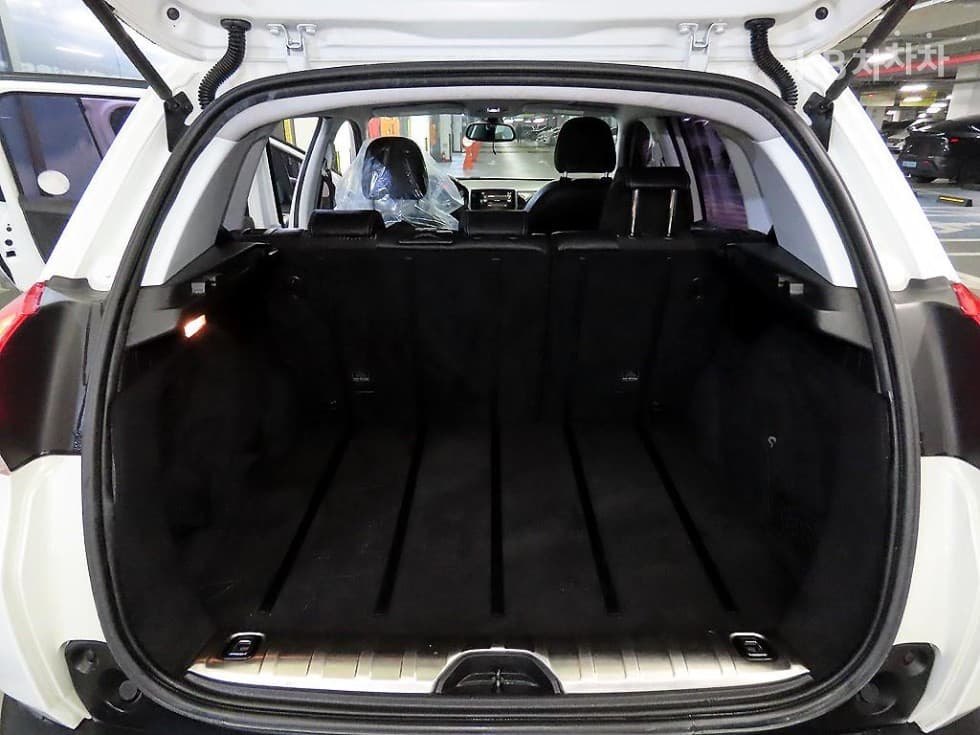 Peugeot 2008 1st Generation1.6 e-HDi Feline S - 15