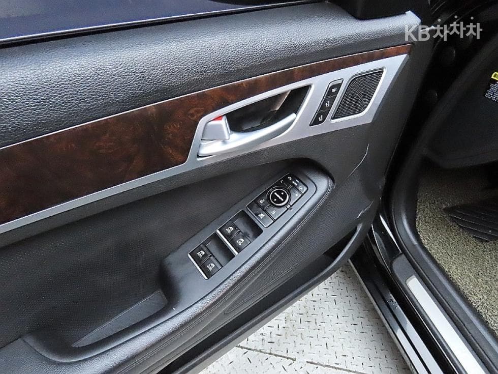 Hyundai GenesisDHG330 Premium - 13