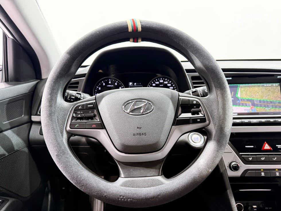 Hyundai Avante (Elantra)AD1.6 GDi Value Plus - 6