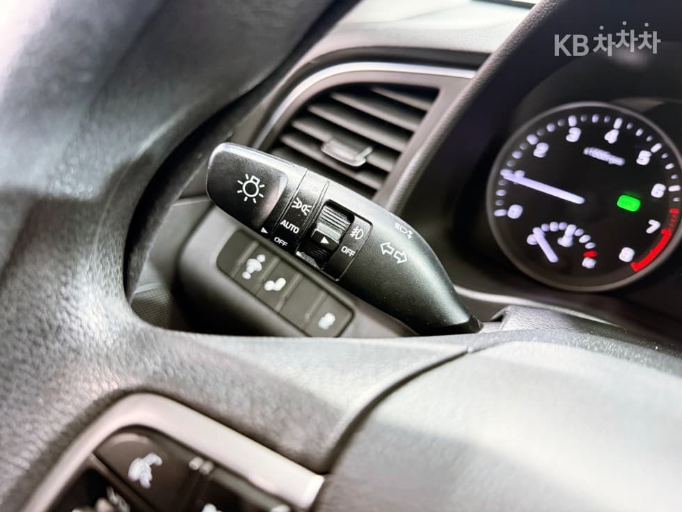 Hyundai Avante (Elantra)AD1.6 GDi Value Plus - 7