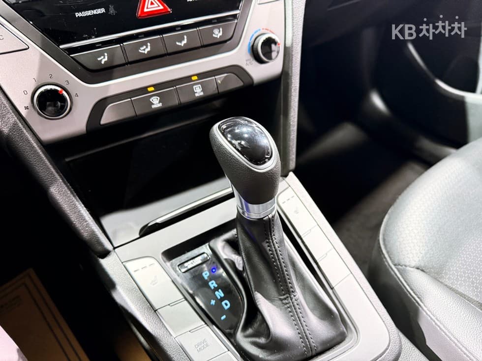 Hyundai Avante (Elantra)AD1.6 GDi Value Plus - 9