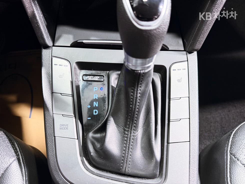 Hyundai Avante (Elantra)AD1.6 GDi Value Plus - 10