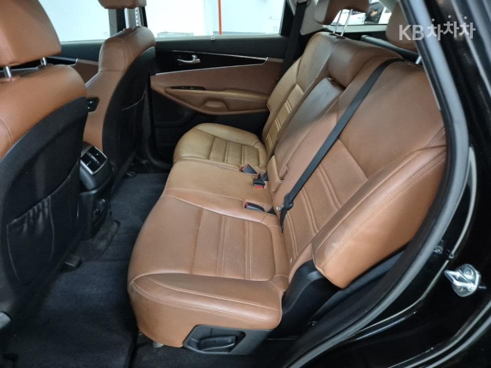 Kia The New (facelift) Sorento2.0 Diesel 2WD Noblesse - 12