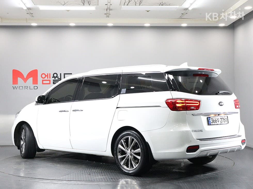 Киа The New (фейслифт) Канивал9-местен 2.2 Дизел Престиж - 4