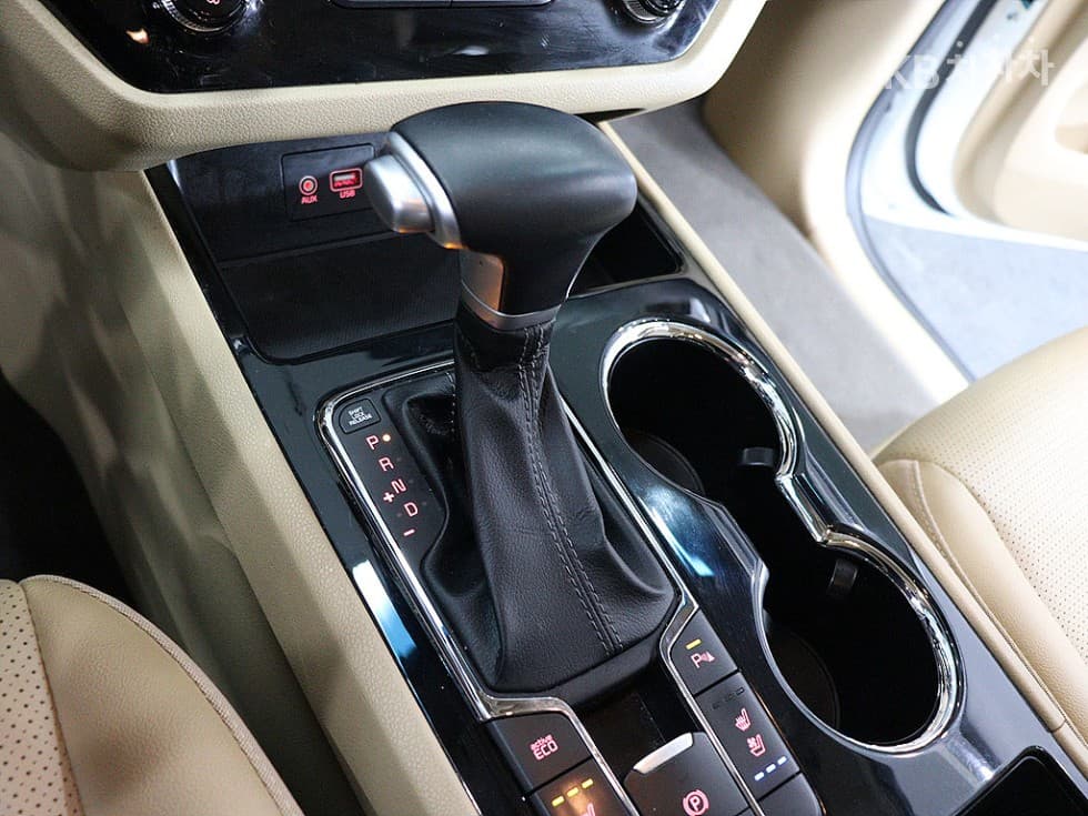 Киа The New (фейслифт) Канивал9-местен 2.2 Дизел Престиж - 9