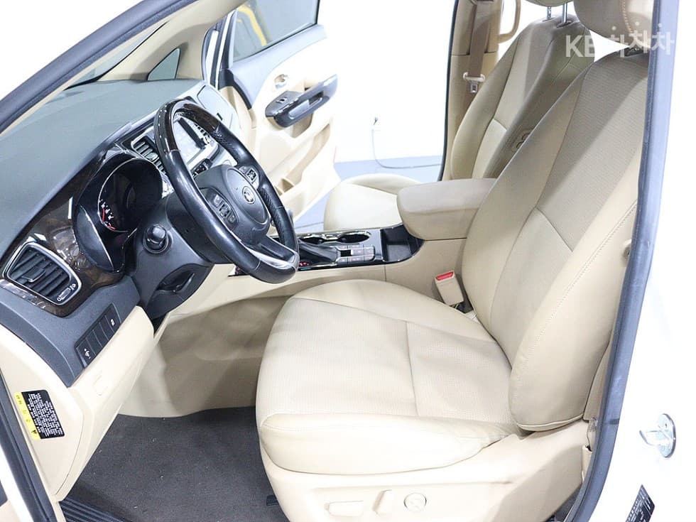 Киа The New (фейслифт) Канивал9-местен 2.2 Дизел Престиж - 16