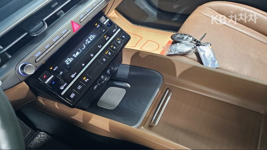 Хюндай Ди Всеново Grandeur (Azera)2.5L бензин 2WD Premium - 18