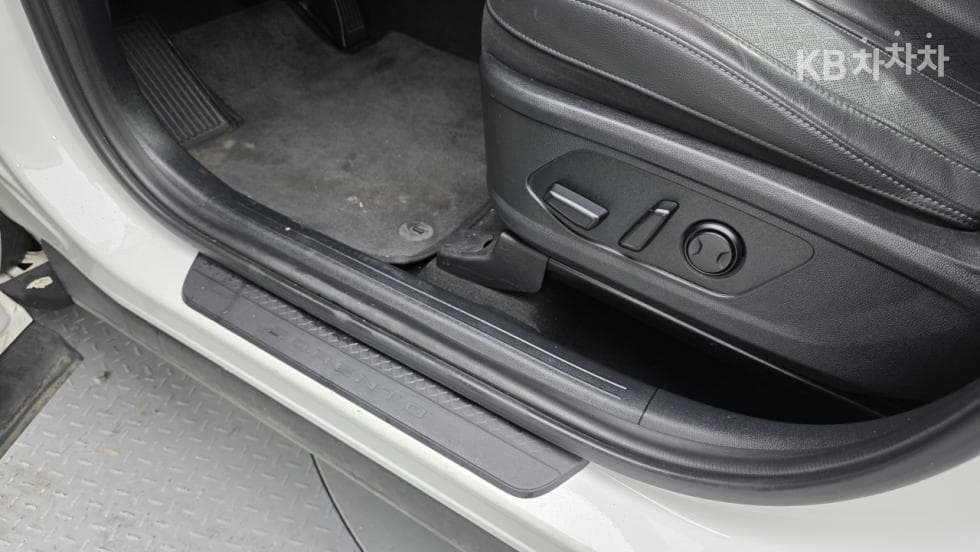 Kia Sorento 4th generation2.2 Diesel 2WD Noblesse - 15