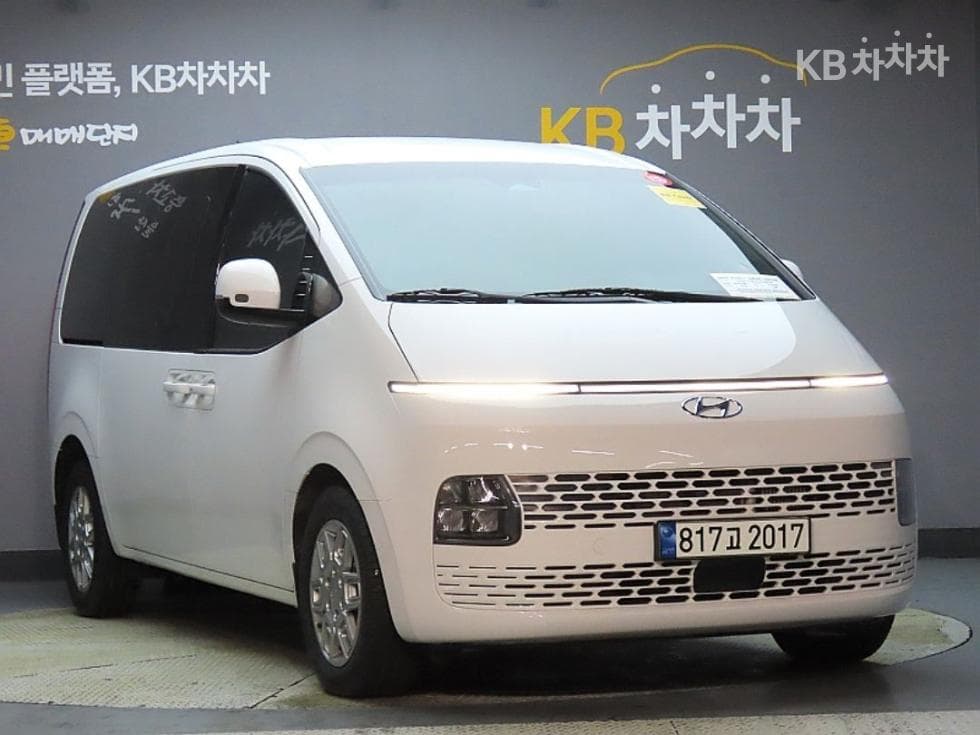 Hyundai Staria Cargo2.2 Cargo 5 Modern - 2