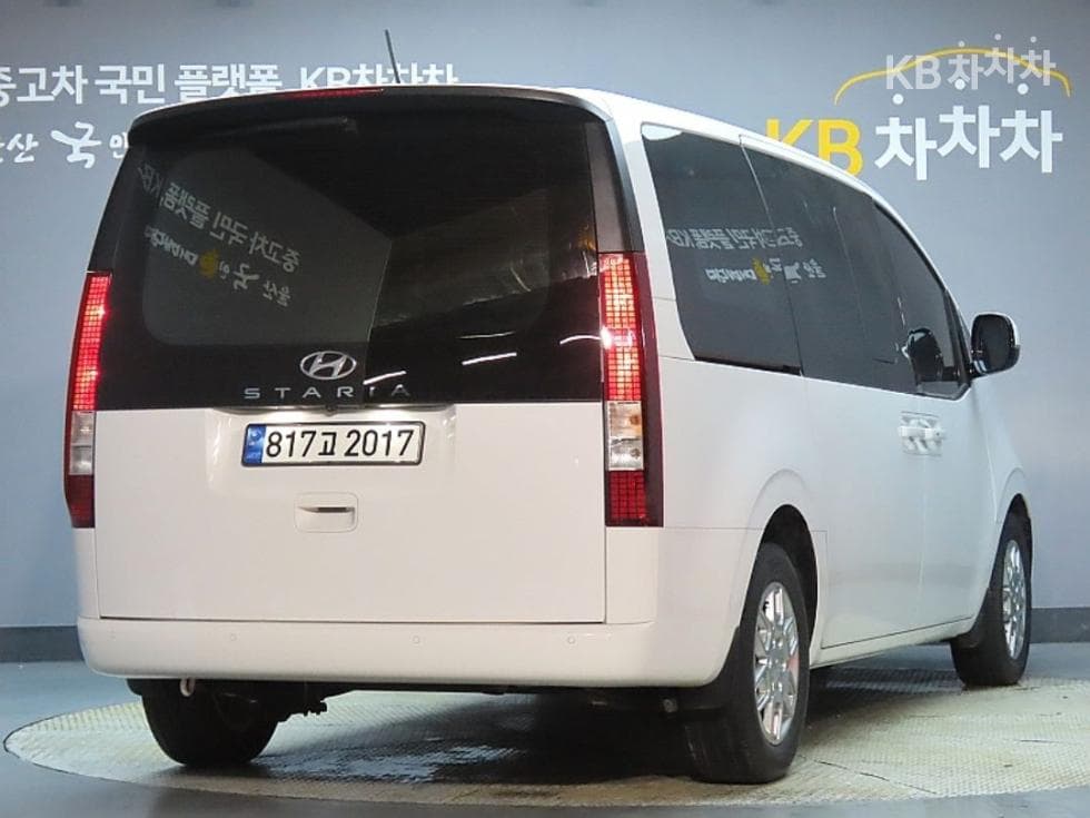 Hyundai Staria Cargo2.2 Cargo 5 Modern - 4