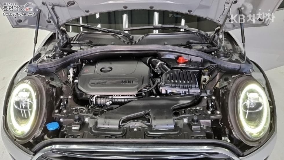 Мини 클럽맨 Второ поколение1.5 Cooper High Trim - 8