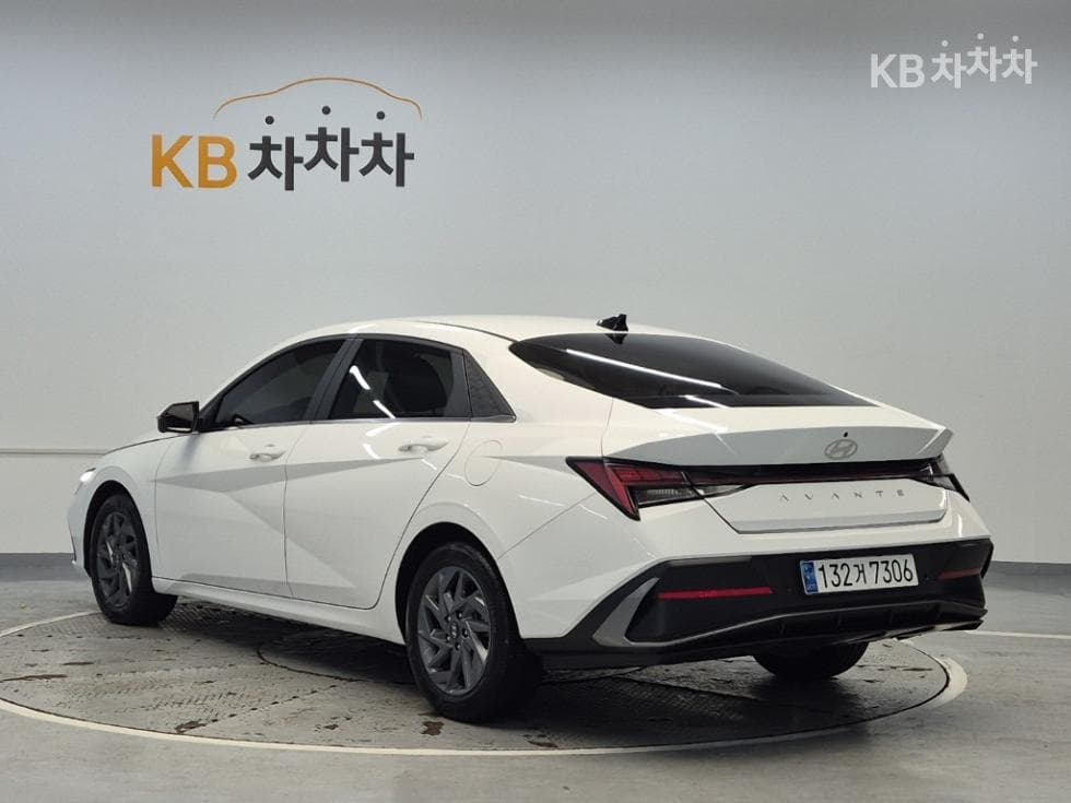 Хюндай The New (фейслифт) Avante (Elantra) Хибрид (CN7)1.6 HEV Inspiration - 2