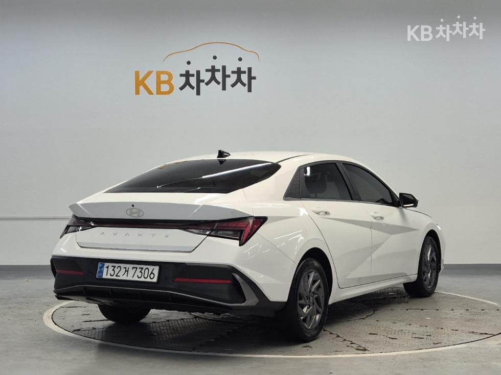 Хюндай The New (фейслифт) Avante (Elantra) Хибрид (CN7)1.6 HEV Inspiration - 3