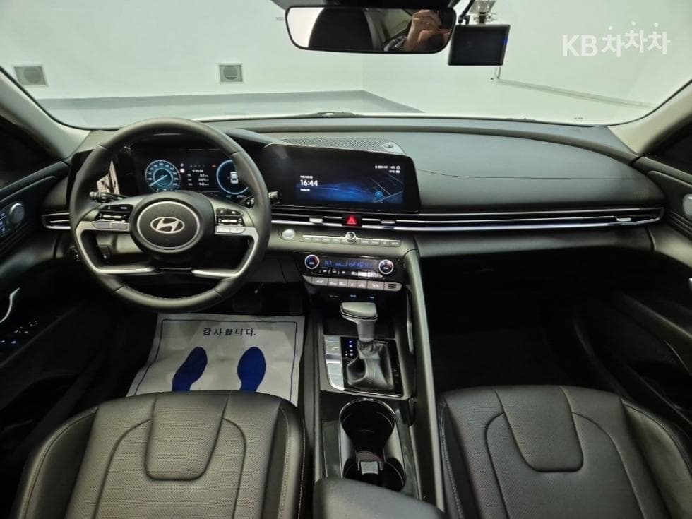 Хюндай The New (фейслифт) Avante (Elantra) Хибрид (CN7)1.6 HEV Inspiration - 7