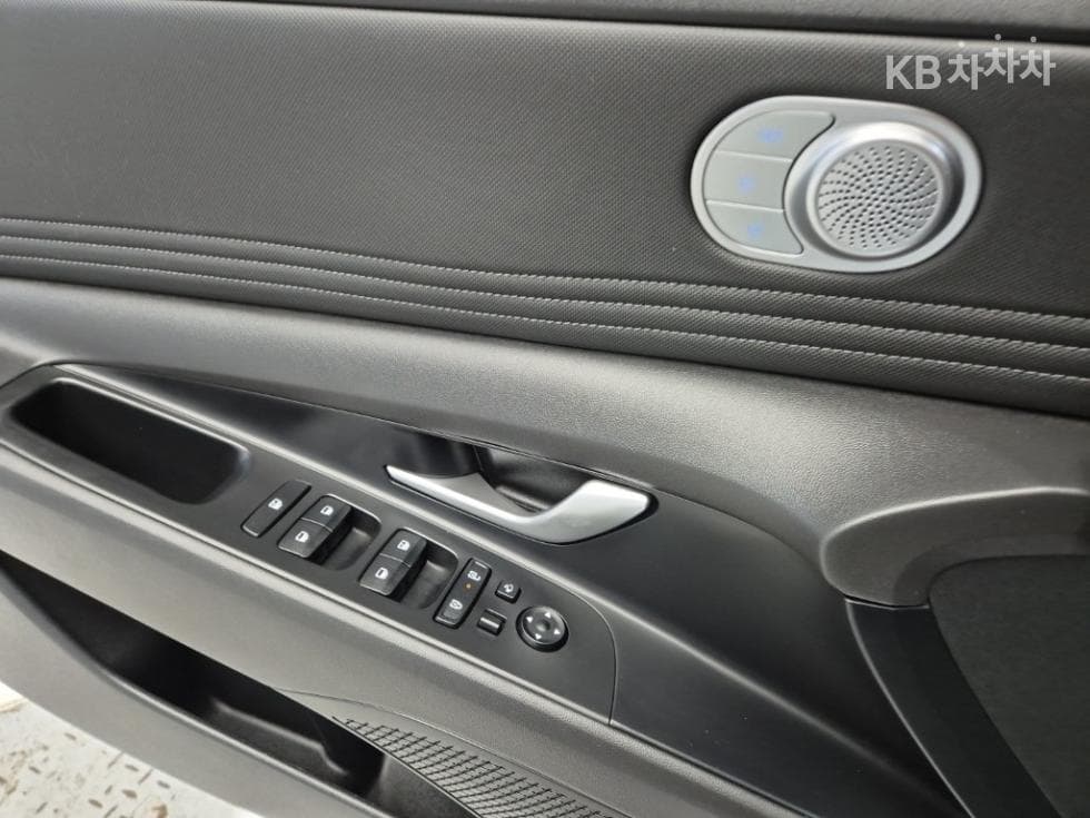 Хюндай The New (фейслифт) Avante (Elantra) Хибрид (CN7)1.6 HEV Inspiration - 18