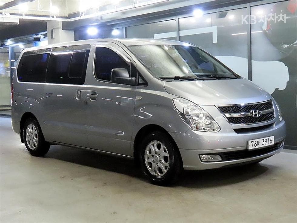 Хюндай Гранд Старекс 11-местен Комби CVX Premium - Image 1