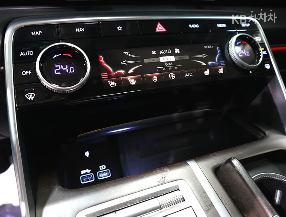 Genesis GV802.5 Turbo Gasoline AWD - 11