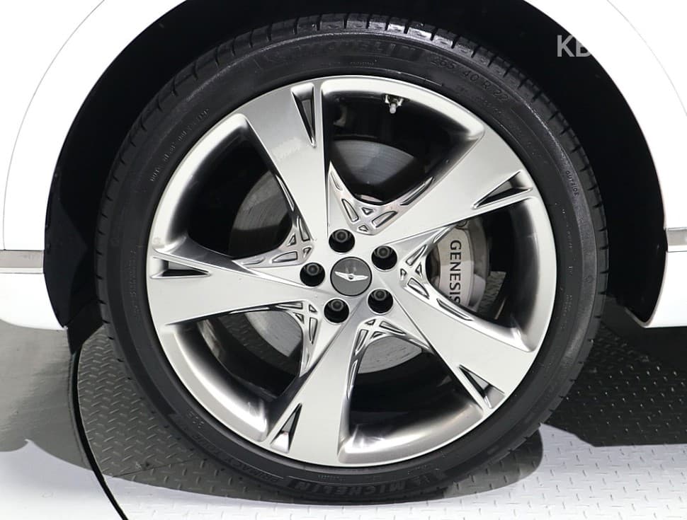 Genesis GV802.5 Turbo Gasoline AWD - 17