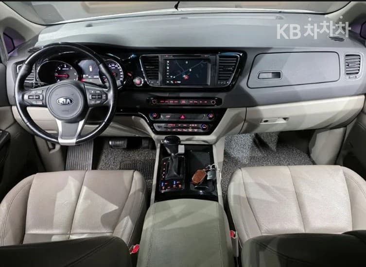 Kia All New Carnival7-seater (Limousine) 2.2 Diesel Limousine President - 7