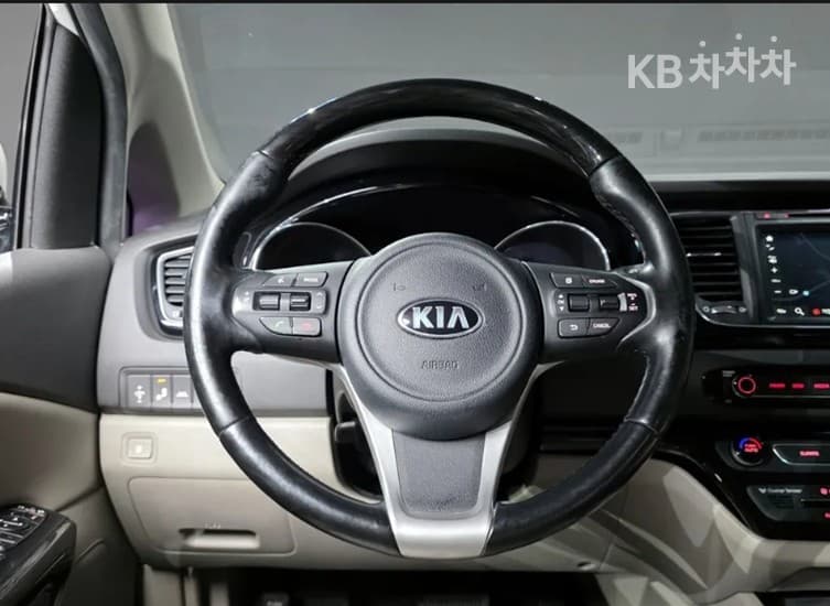 Kia All New Carnival7-seater (Limousine) 2.2 Diesel Limousine President - 13