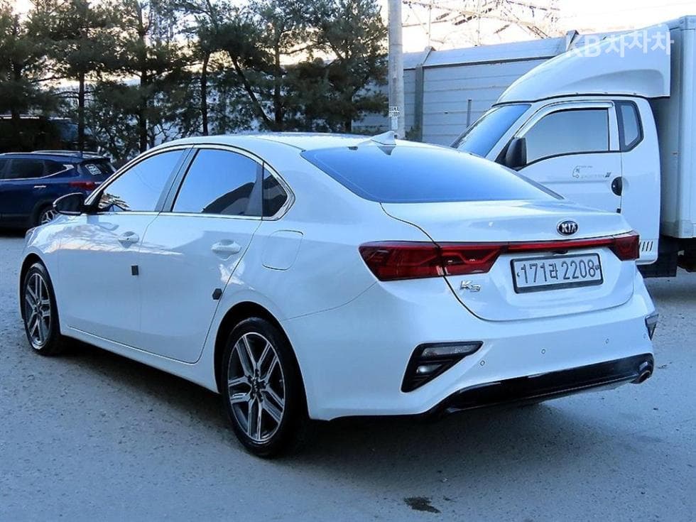 Kia All New K31.6 Gasoline Prestige - 3