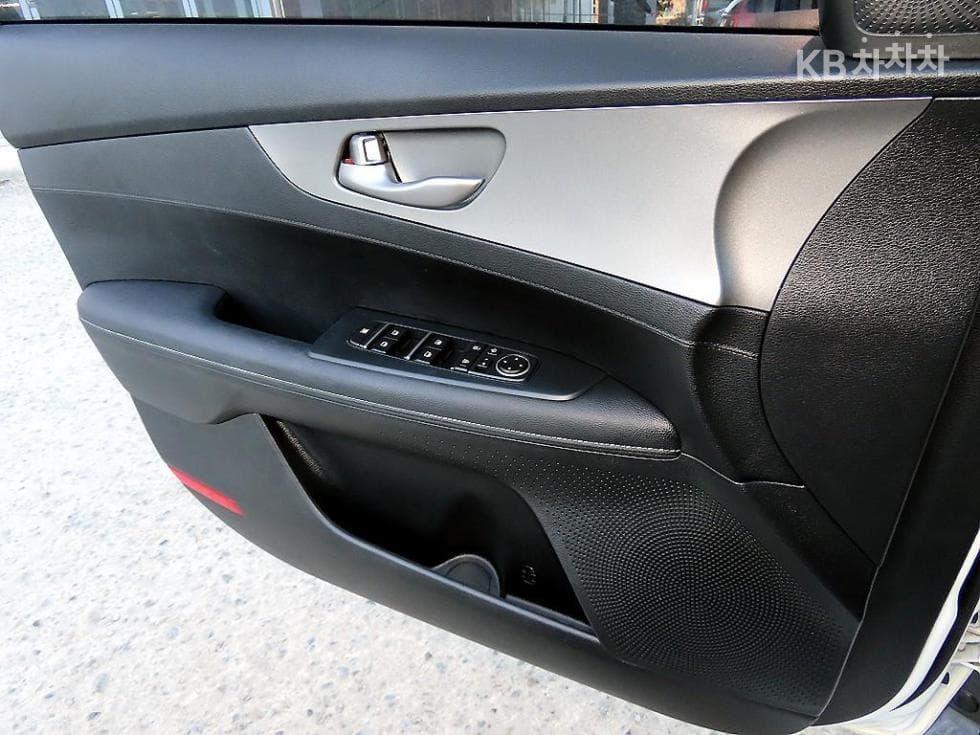 Kia All New K31.6 Gasoline Prestige - 11