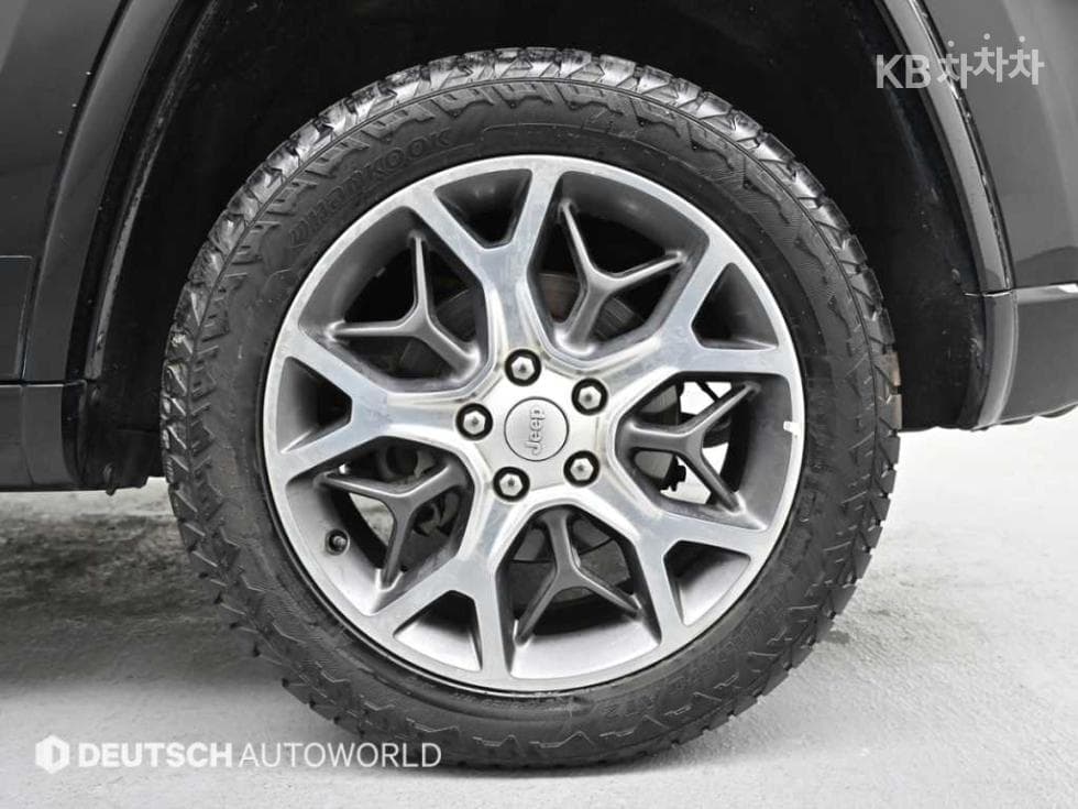 지프 그랜드 체로키Нов 3.6 V6 오버랜드 WK2 - 5