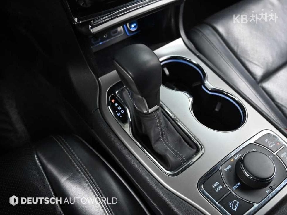 지프 그랜드 체로키Нов 3.6 V6 오버랜드 WK2 - 9