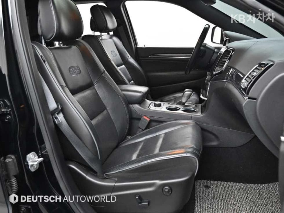 지프 그랜드 체로키Нов 3.6 V6 오버랜드 WK2 - 10