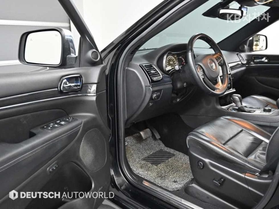 지프 그랜드 체로키Нов 3.6 V6 오버랜드 WK2 - 11