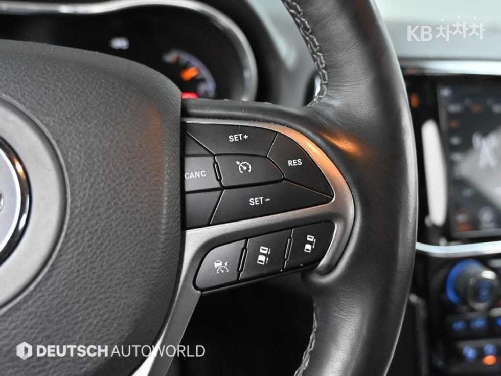 지프 그랜드 체로키Нов 3.6 V6 오버랜드 WK2 - 18