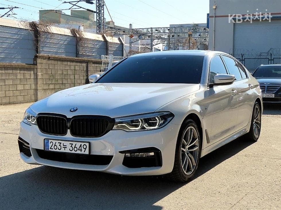 BMW 올New5 Series (G30) 520d M Sport Plus - Image 1