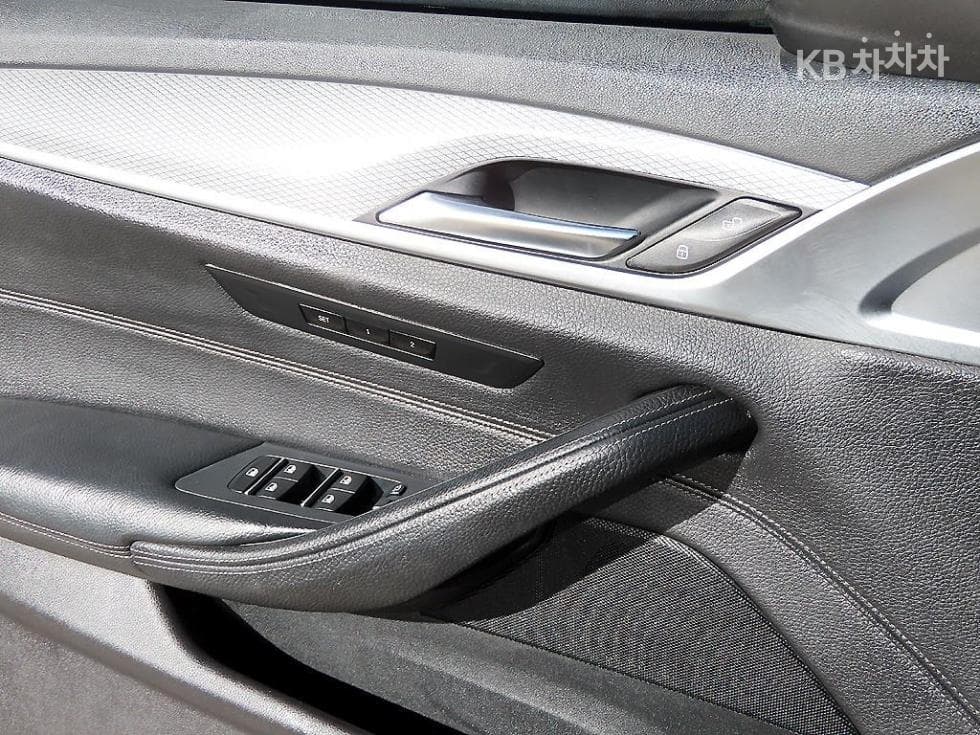 BMW 올New5 Series (G30)520d M Sport Plus - 12