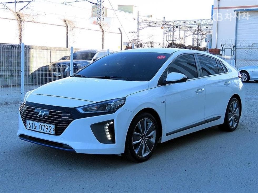 Hyundai IONIQ (Original Model) Q - Image 1