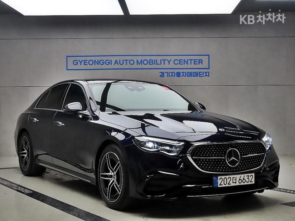 Mercedes-Benz E-클래스 (W214) E300 4MATIC Exclusive - Image 1