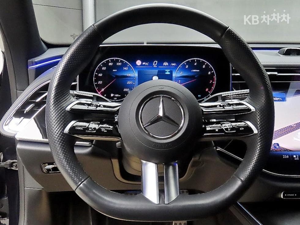 Mercedes-Benz E-클래스 (W214)E300 4MATIC Exclusive - 9