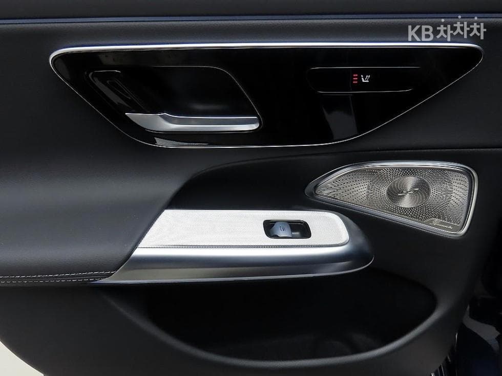 Mercedes-Benz E-클래스 (W214)E300 4MATIC Exclusive - 12